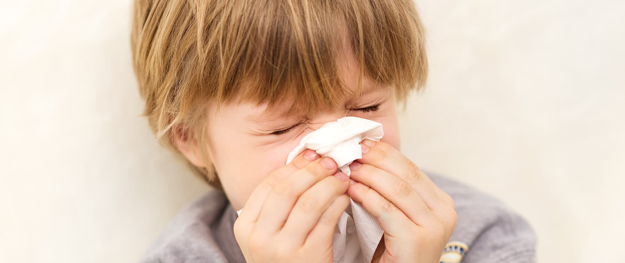 Mon enfant souffre de rhinite allergique et est sous traitement. Y a-t-il un espoir de guérir son allergie ?
